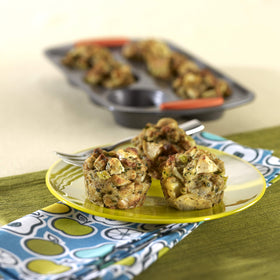 Rachael Ray Yum-o! muffin pan nonstick coating enables easy release and cleanup