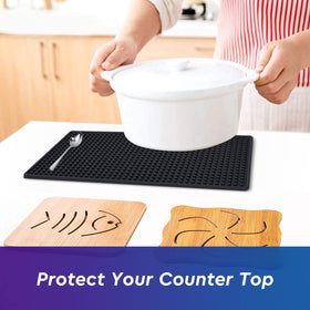 Non-slip surface reduces glass slips during bartending.