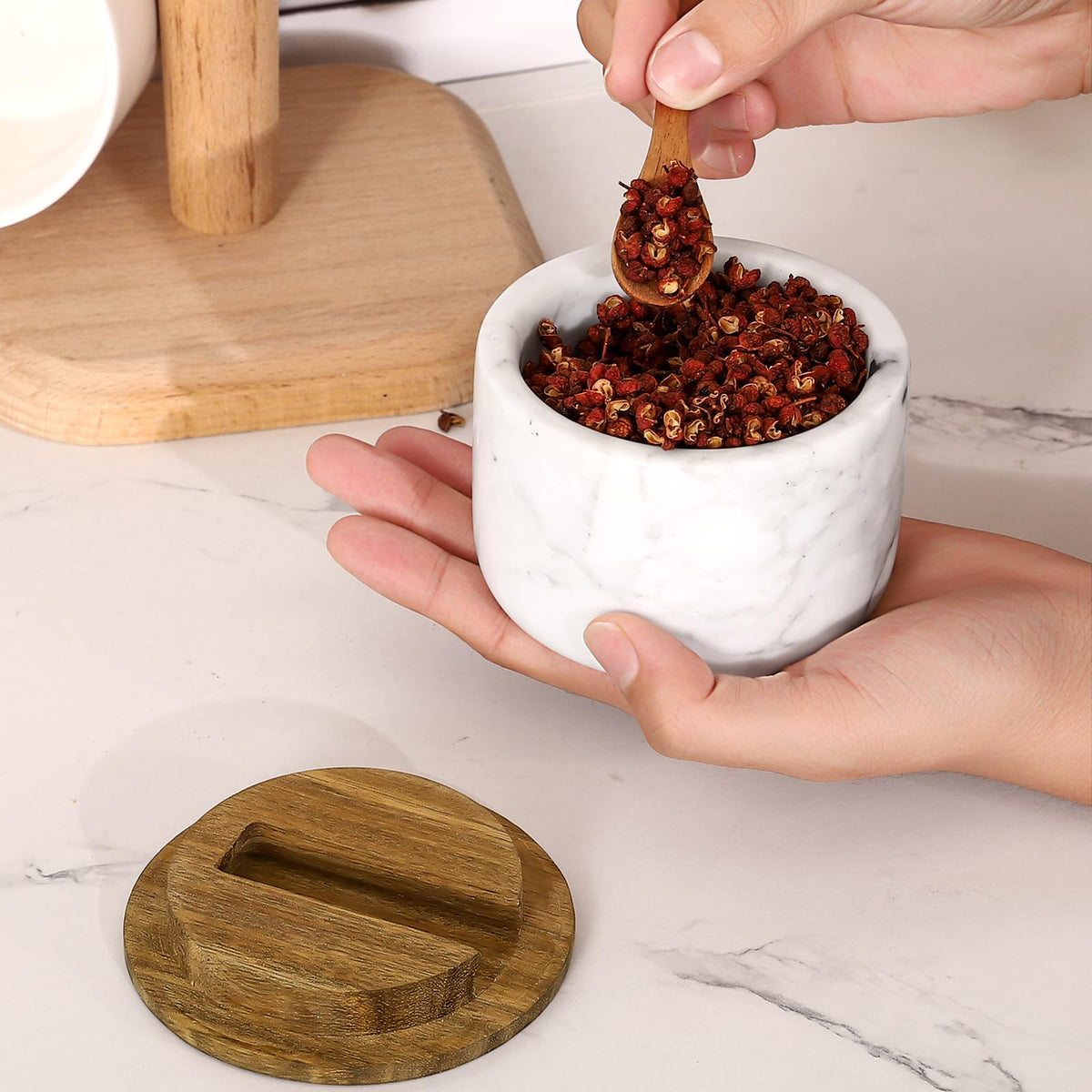 RAETTER.LY gift-ready packaging makes a thoughtful kitchen present.