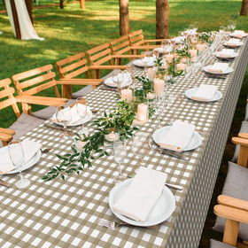 Ragnhild disposable tablecloths simplify cleanup after birthdays and family events.