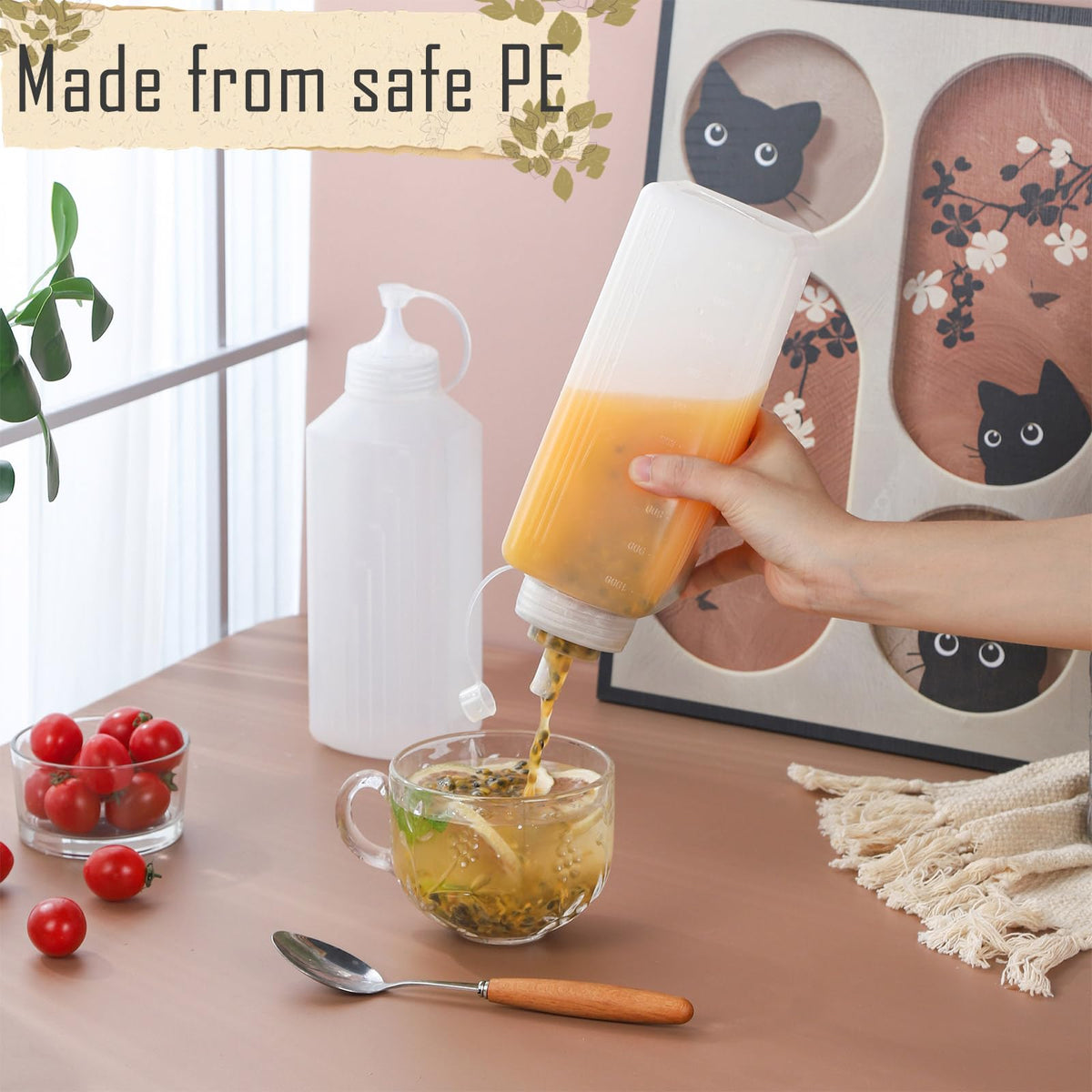 RAMFIYN 2 Pack easy-squeeze bottles improve control and precision when serving condiments.