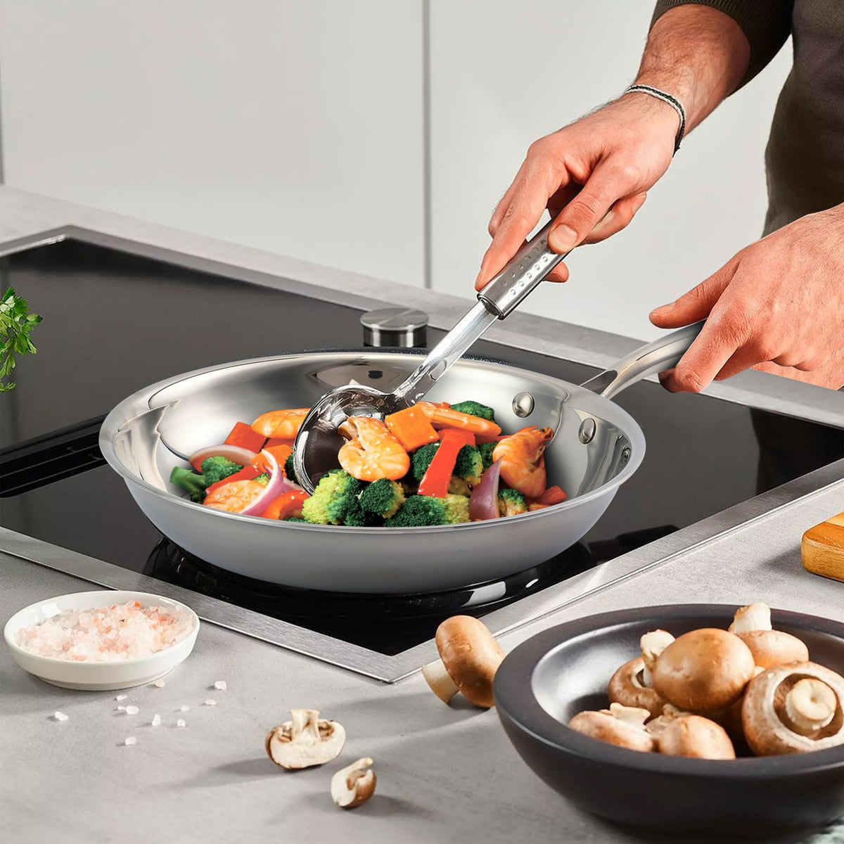 Ranbomer pan dish prep ready image illustrating versatile kitchen workflow.