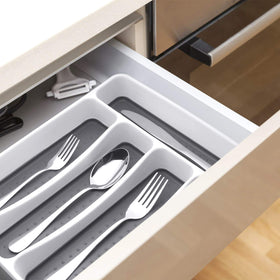 RayPard dinner spoons feature a mirror-polished finish for timeless dining