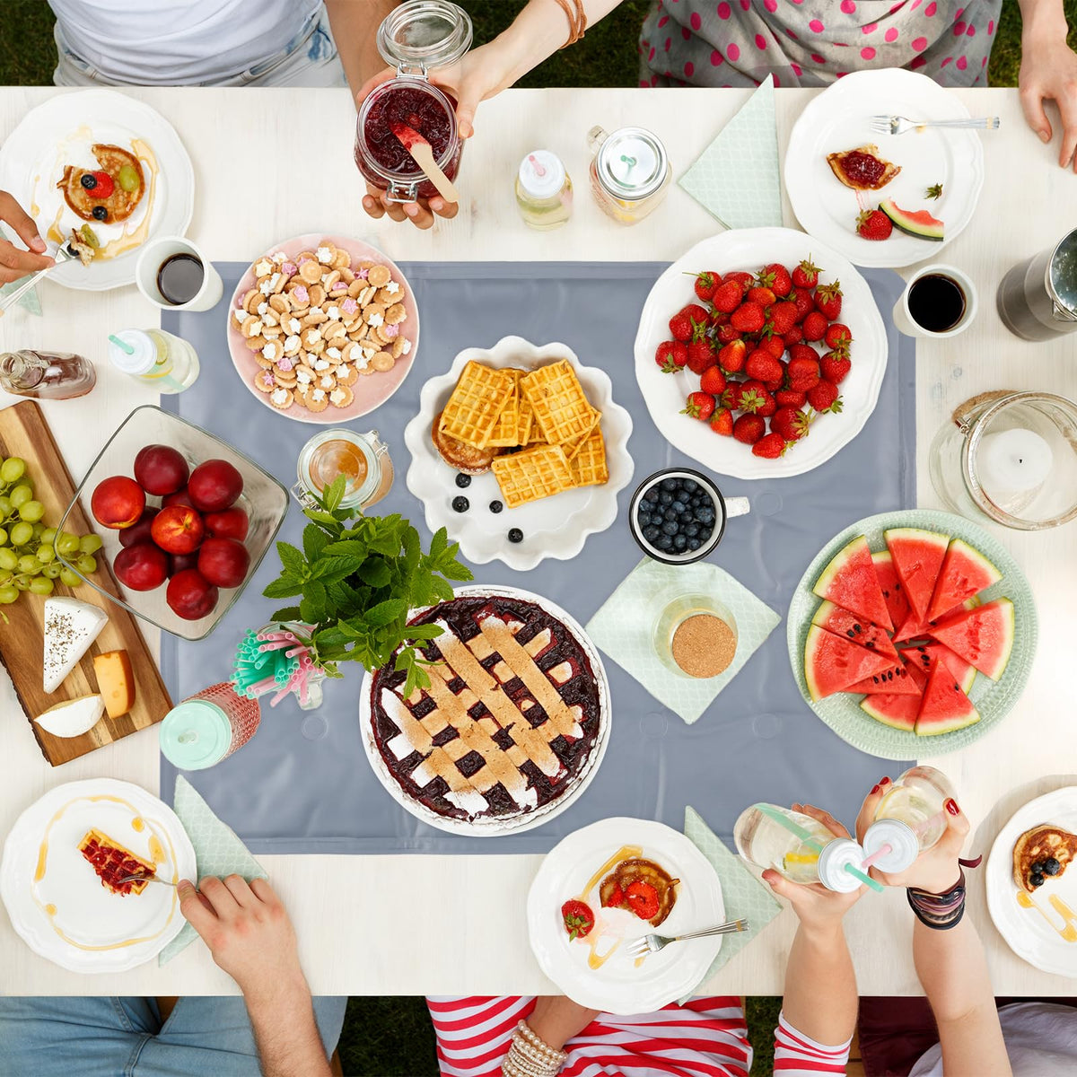 Reallnaive food-preserving tray gray provides reliable cooling for meats, cheeses, and vegetables.