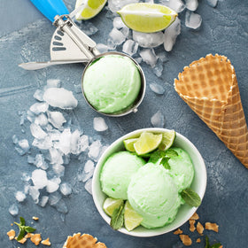 Reallnaive mashed-potatoes scoop in blue highlights smooth release and consistent portion control.