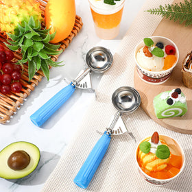 Reallnaive meatball-dough scoop in blue demonstrates versatile portioning for balls, muffins, and more.