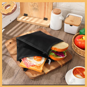 Reallnaive sandwich bags used as multipurpose organizer for makeup.