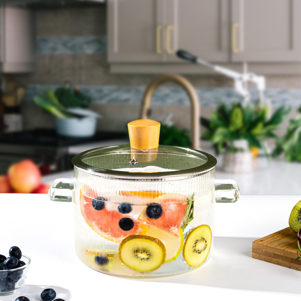 Recceng Glass Simmer Pot dishwasher safe for quick cleaning.