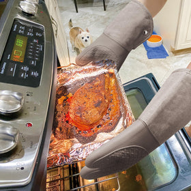 RED LMLDETA machine-washable mitts for quick cleaning.