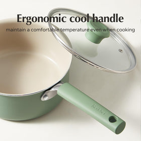 Redchef 2.5qt saucepan in green ideal for sauces and pasta.