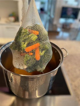 Regency Wraps soup-sock-in-pot ensures easy flavor extraction and simple cleanup