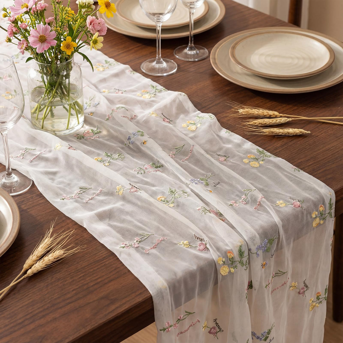 Remagr wedding backdrop table decor elevates seasonal celebrations with color