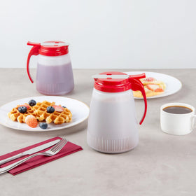 Restaurantware Chef 101 compact 48-ounce bottle fits countertops and storage.
