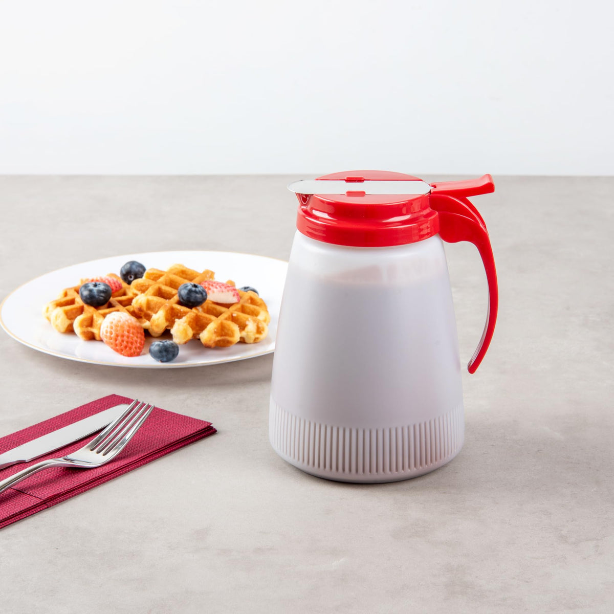 Restaurantware Chef 101 wide-base design promotes stability during busy service.