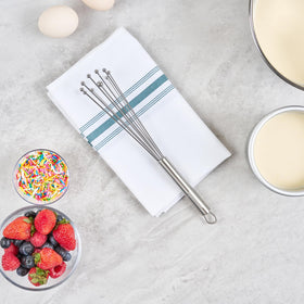 Restaurantware completes your kitchen toolkit with a versatile whisk for hot and cold prep.