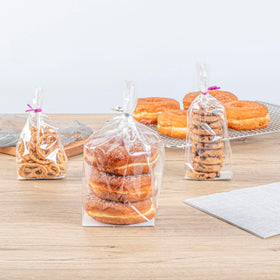 Restaurantware durable gusset bag expands to fit assorted snacks