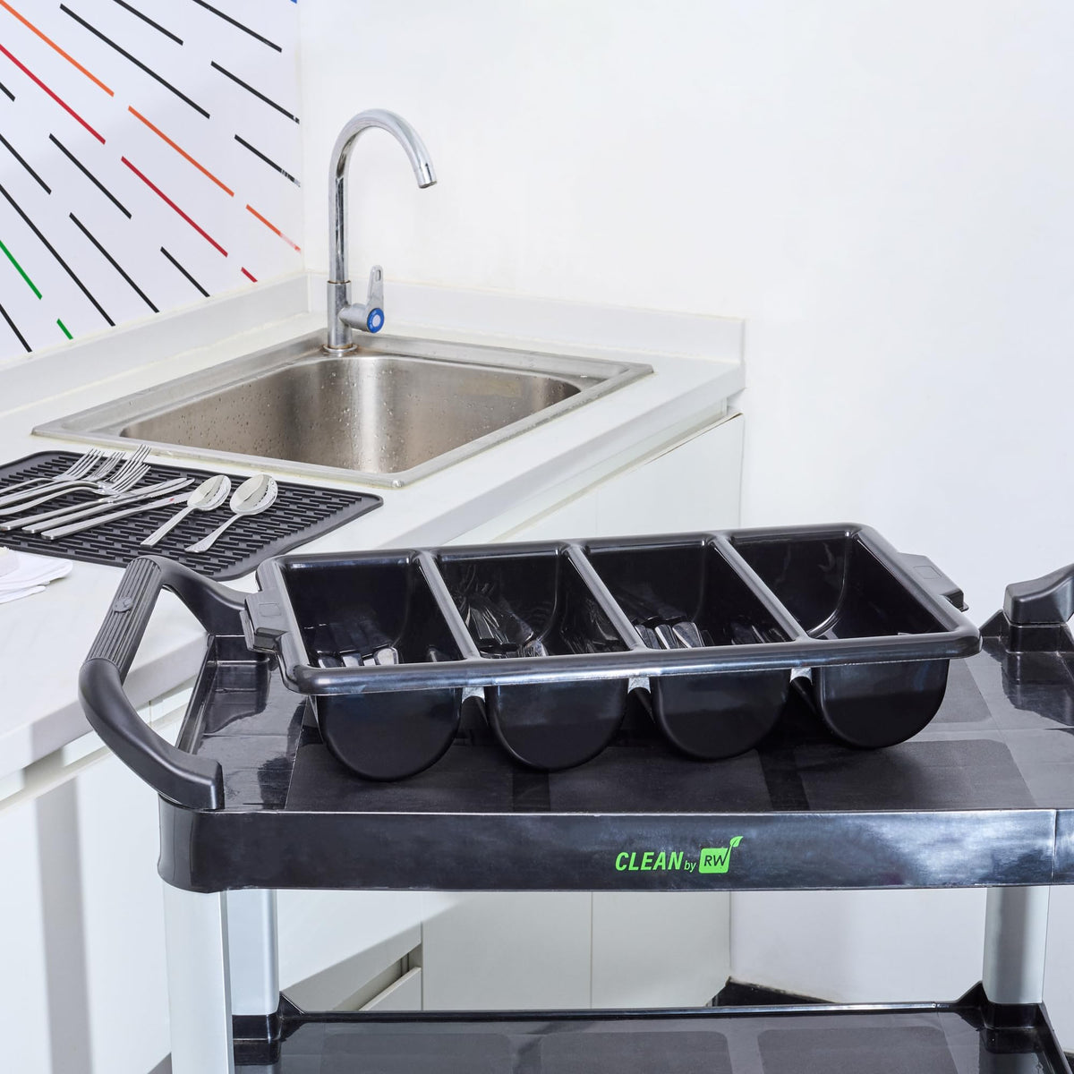 Restaurantware easy-to-clean surface simplifies sanitation between shifts.