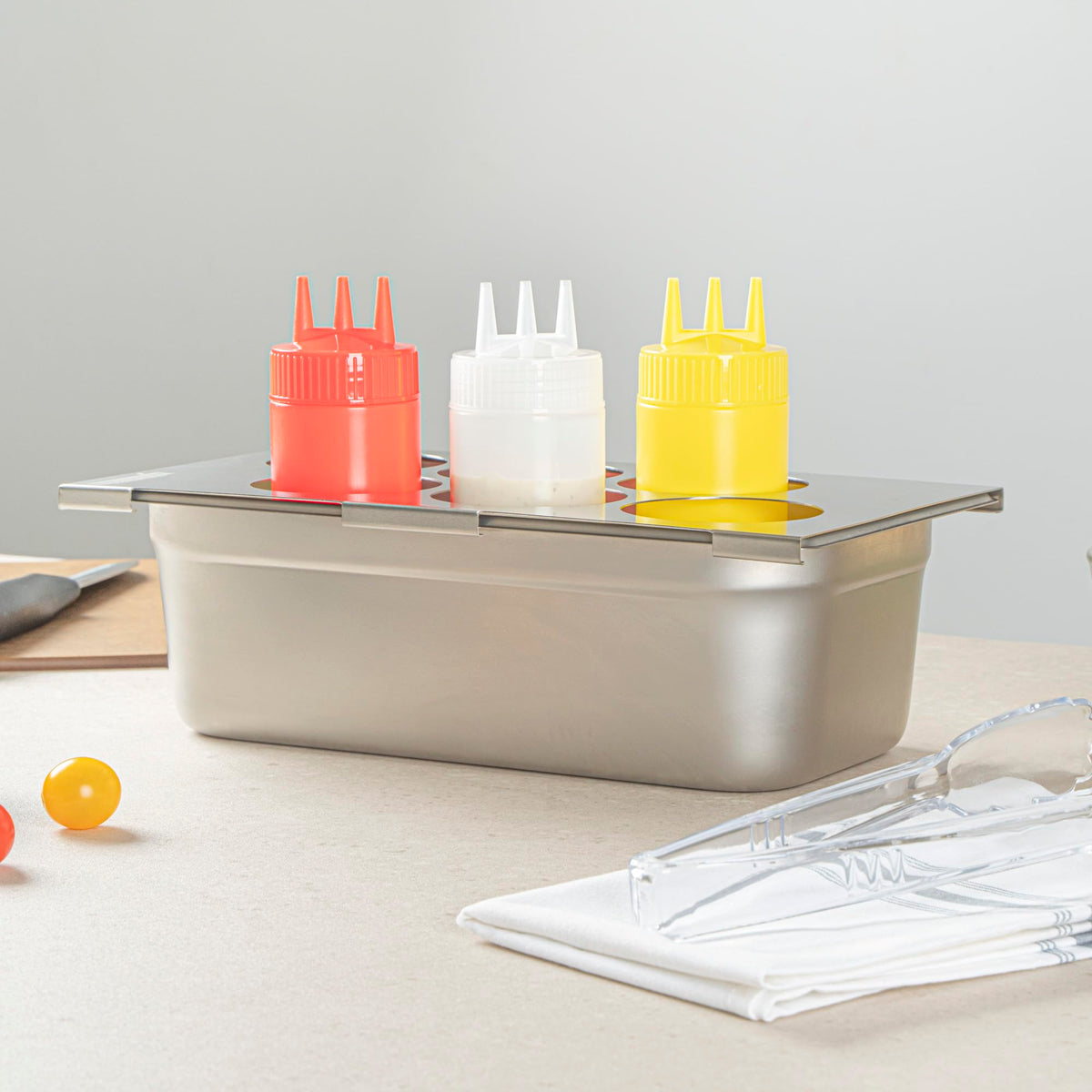 Restaurantware smooth edges prevent spills during busy kitchen prep