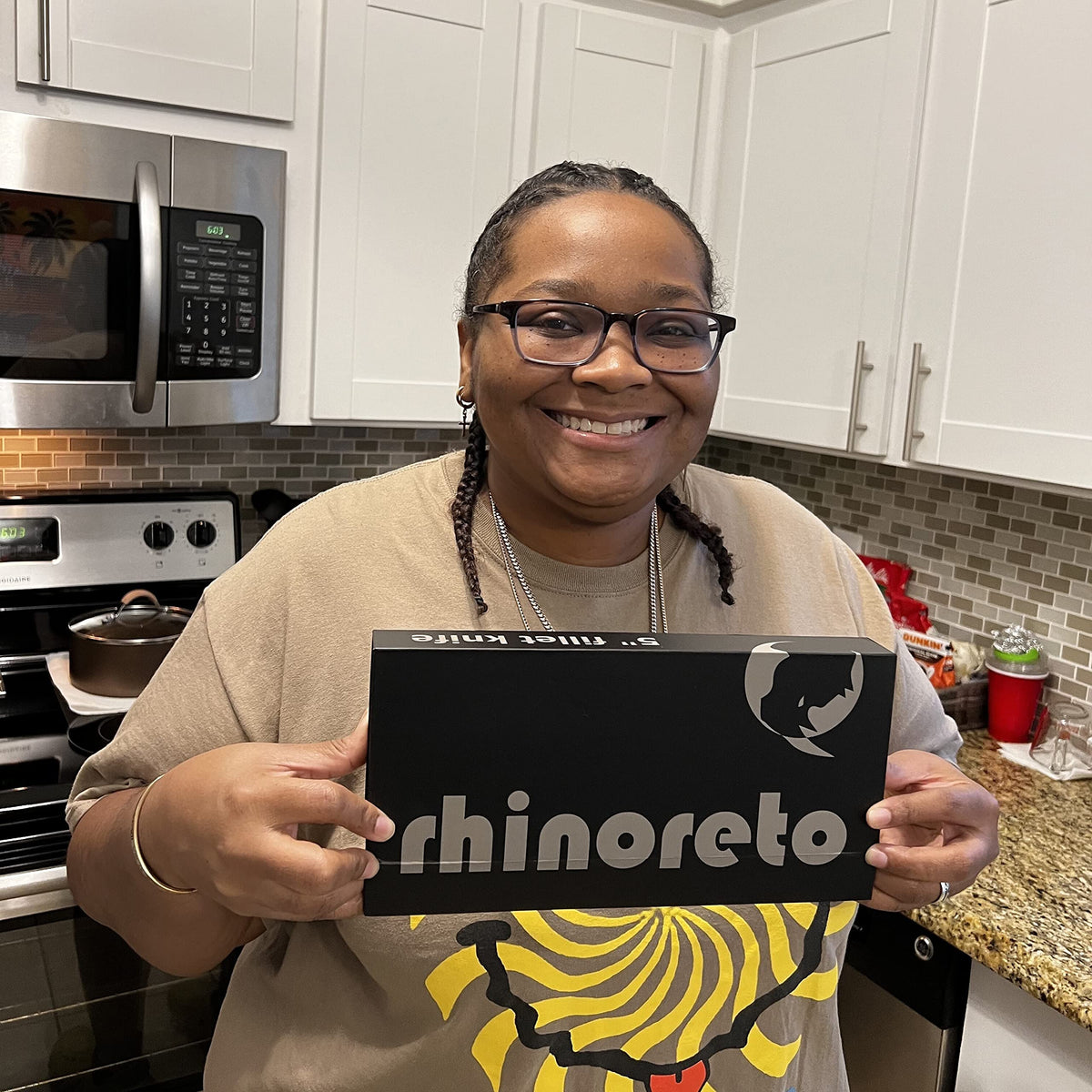 Rhinoreto fillet knife in-use demonstrates precise cuts