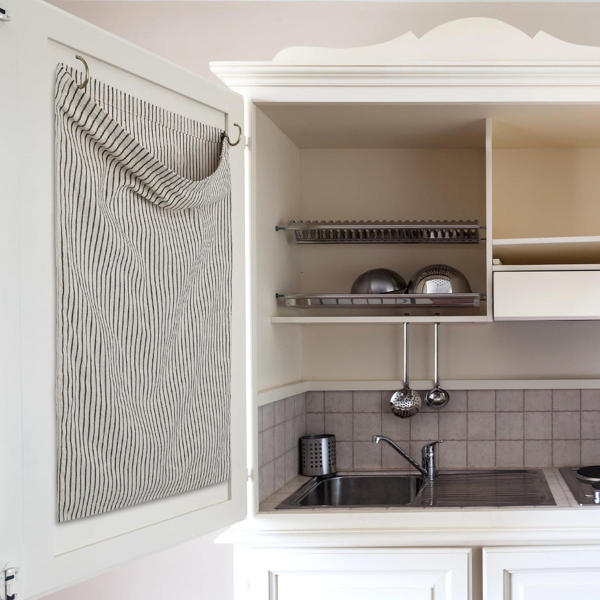 Ribbonlic bag rag cloth holder features a zero-waste design for eco-friendly organization.