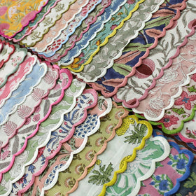 Linen-look Ridhi napkins enhancing timeless decor