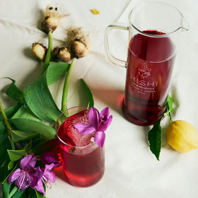 Rishi Simple Brew teapot borosilicate glass resists thermal shock for hot or iced tea.