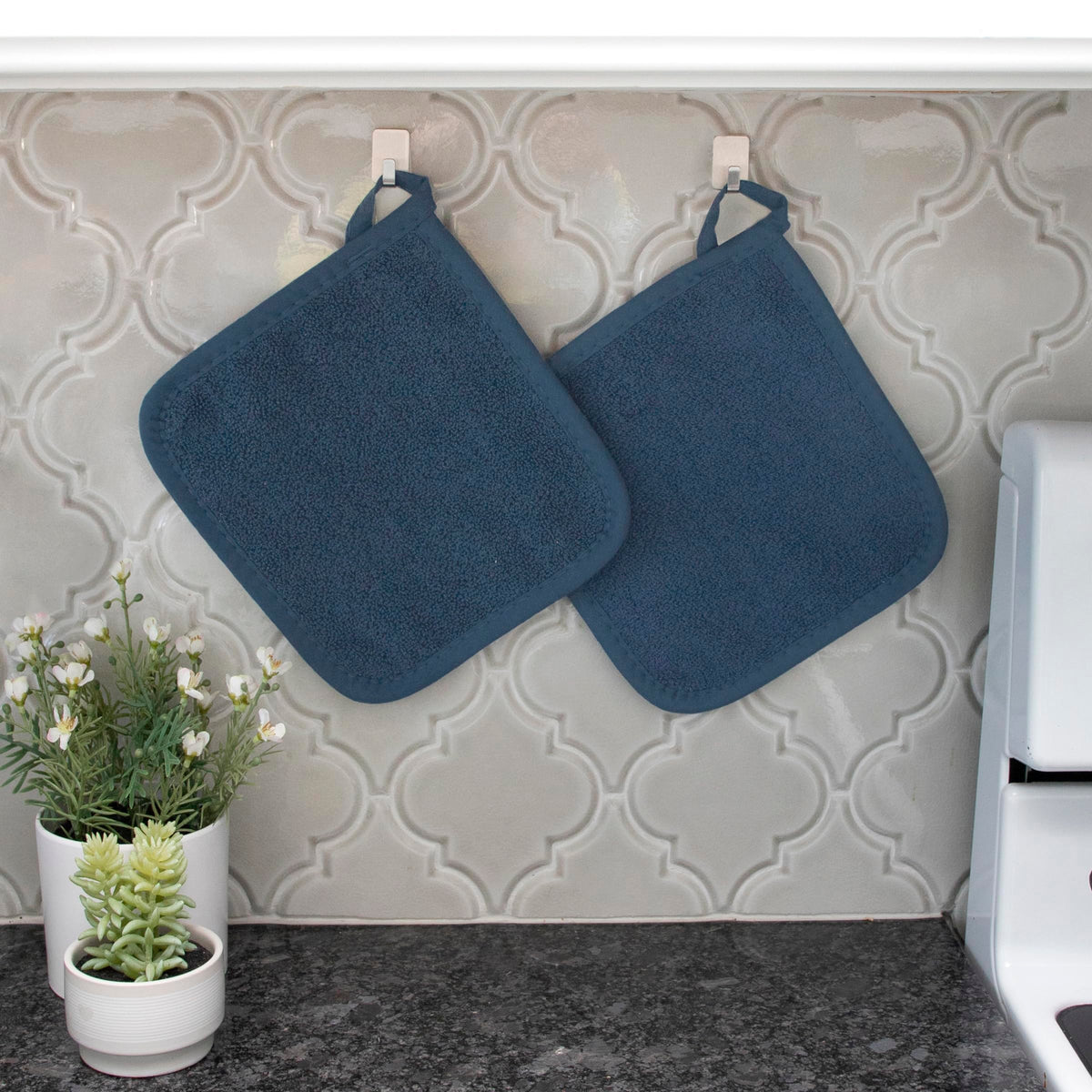 RITZ Royale Terry potholder is machine washable for simple cleanup after cooking.