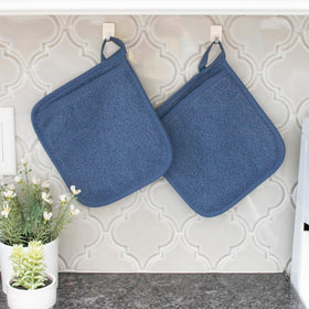RITZ Terry Potholder machine-washable for hassle-free cleaning after cooking.