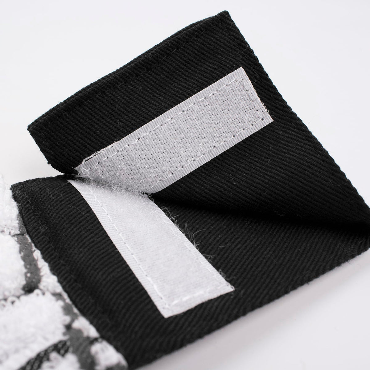 Ritz 100% terry cotton close-up highlighting plush absorbency.