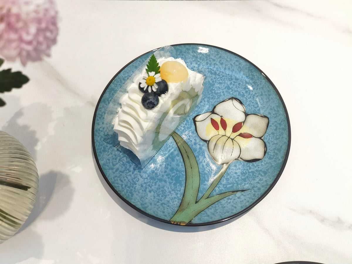 RockGoldBug 8in dessert plate with delicate colors, enhancing desserts and coffee-time presentation.