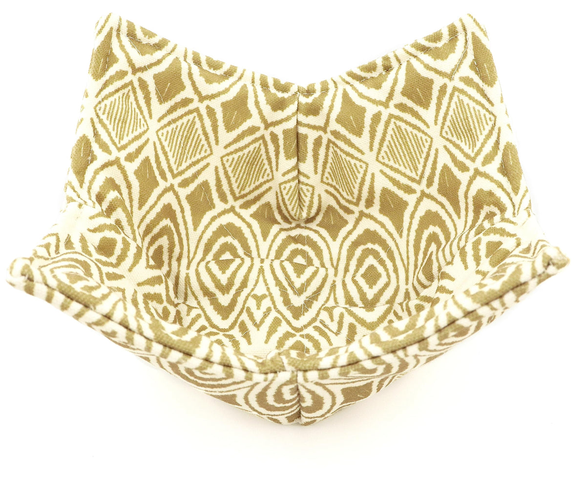 ROGITU Bowl Cozy Wrap-Around Fit provides snug coverage for most bowls.