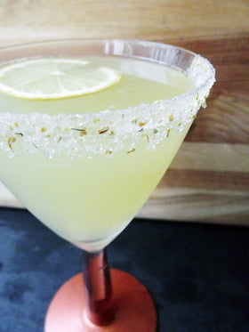 Rokz cane sugar crystals with demerara for a balanced rim.