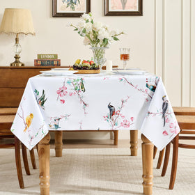 Romanstile dining holiday tablecloth suitable for kitchens and events