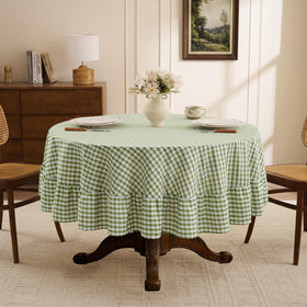 Romanstile gingham check outdoor tablecloth enhances gatherings with classic style.