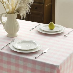 Romanstile tassel edge detail on the tablecloth for elegant table decor