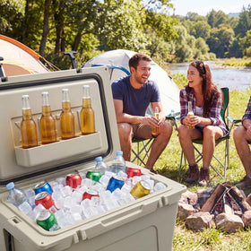 Romooa reusable ice cubes close-up highlighting clear, non-diluting design.