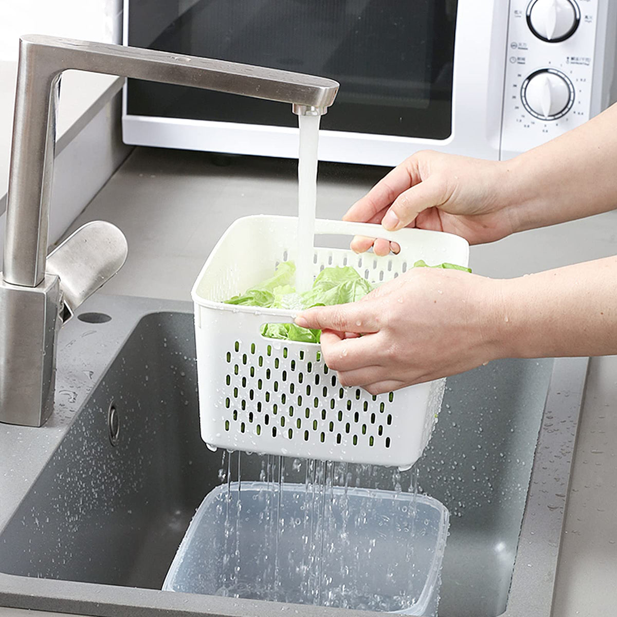 Ronanemon filterable basket inside keeps produce draining and fresh.
