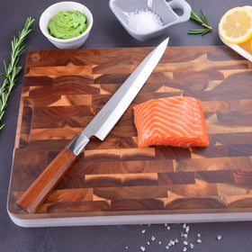 Rondauno sashimi knife balanced design reduces hand fatigue while cutting fish.