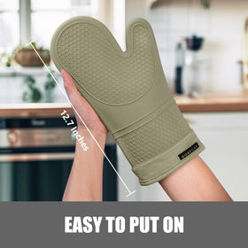 Rorecay silicone trivets protect countertops during baking.