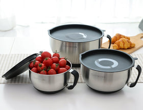 Lids on Rorence stainless steel mixing bowls for fresh storage
