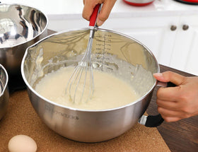 Nesting feature of Rorence mixing bowls for compact storage