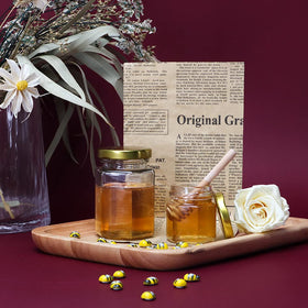 Rormket bee charms and pendants enhance festive jar gifts