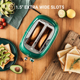 Roter Mond toaster shows extra-wide slots for thicker slices.