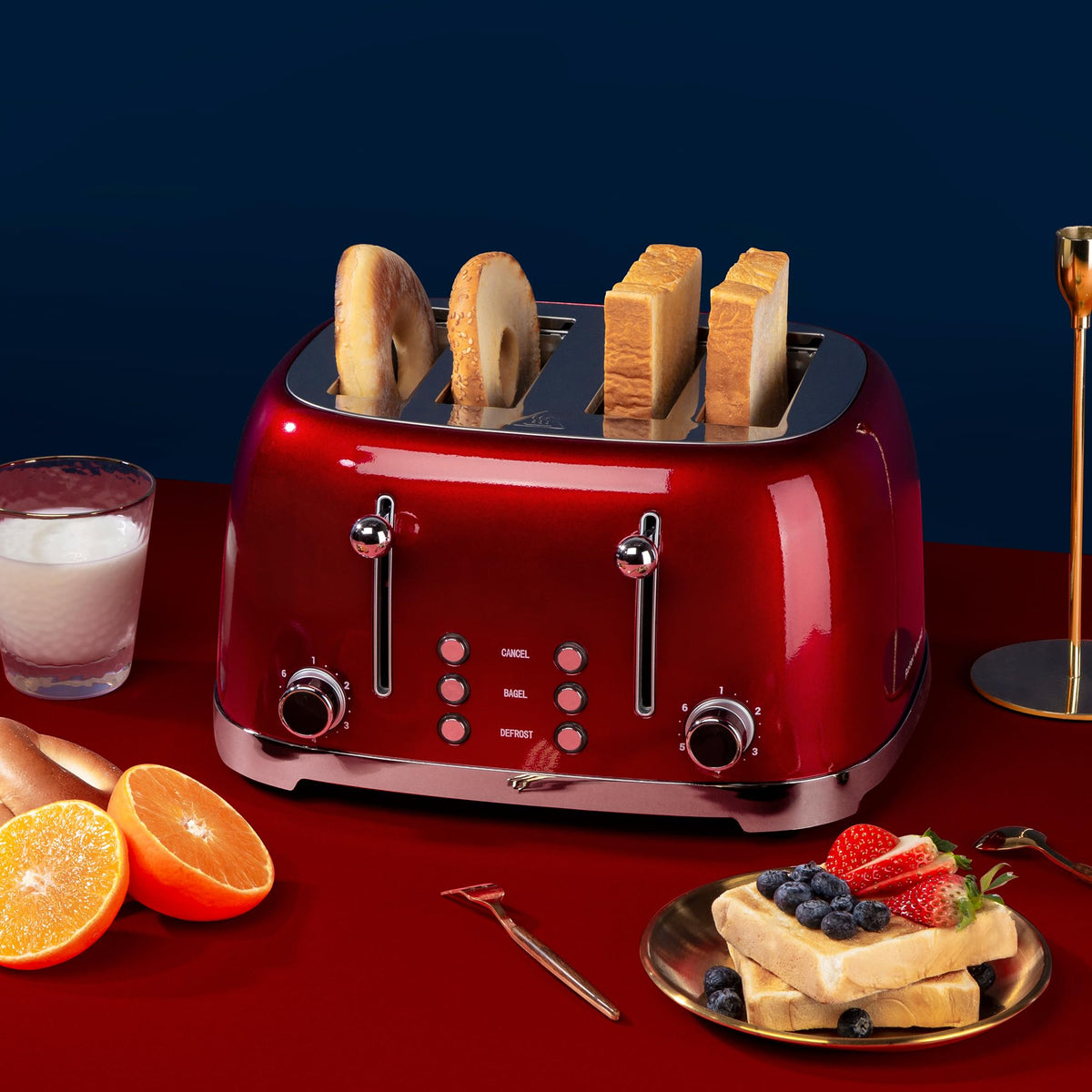 Roter Mond removable crumb tray for quick cleanup after breakfast