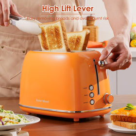 Roter Mond Toaster side view highlights compact footprint for small kitchens.