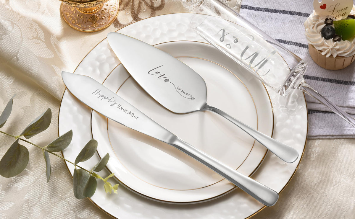 ROXBURGH Mr and Mrs champagne flutes for toast-worthy moments
