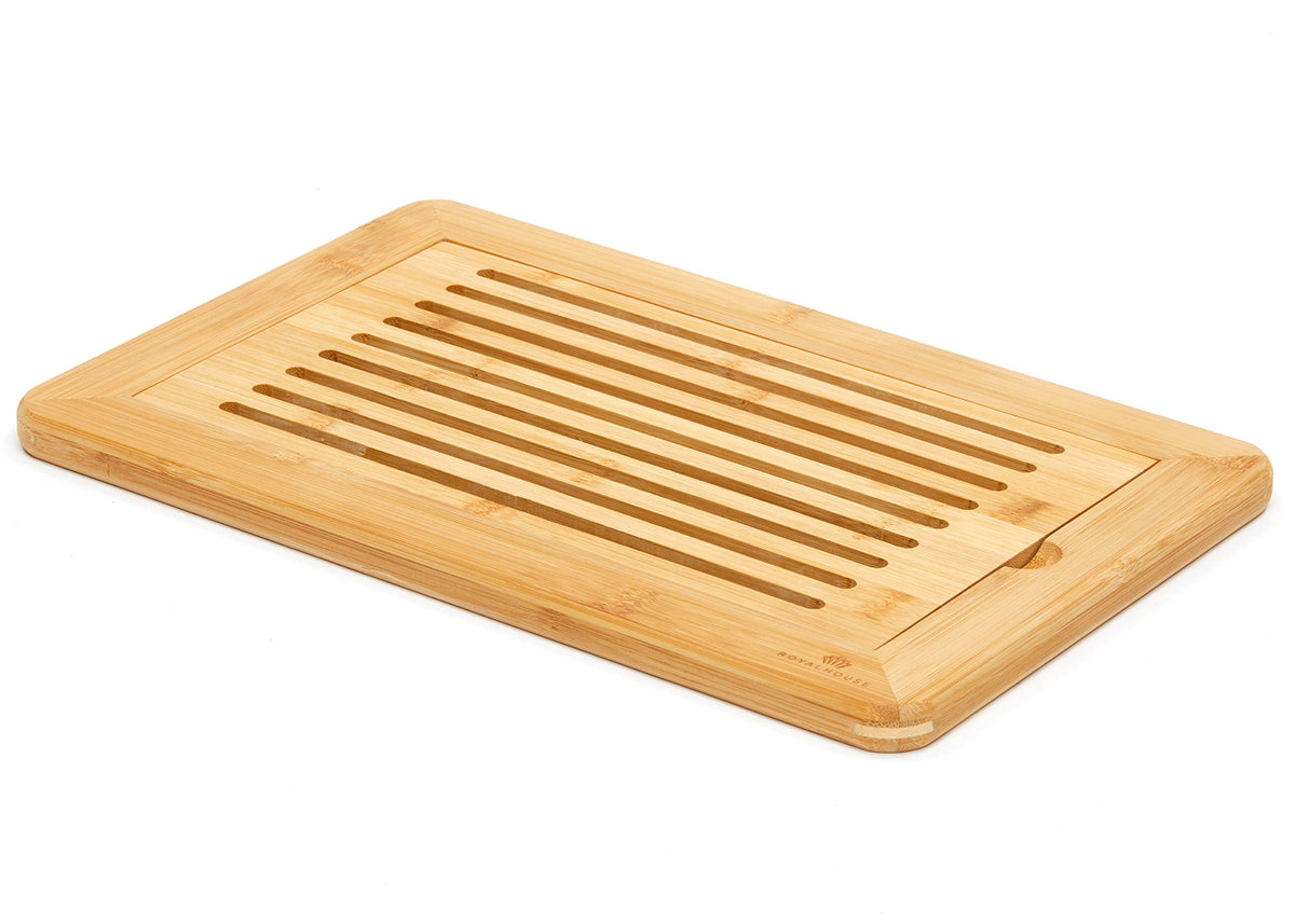 RoyalHouse bamboo bread board presented as a gift-ready kitchen accessory.