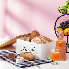 RoyalHouse lid doubles as a cutting board for easy prep.
