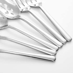 RTT ergonomic handle design enhances comfort during serving.