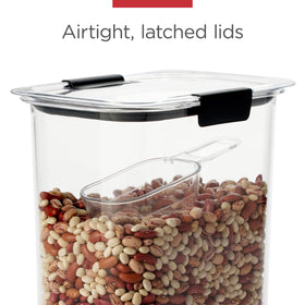 Rubbermaid Brilliance shatter-resistant container with crystal-clear lid for durable pantry storage.